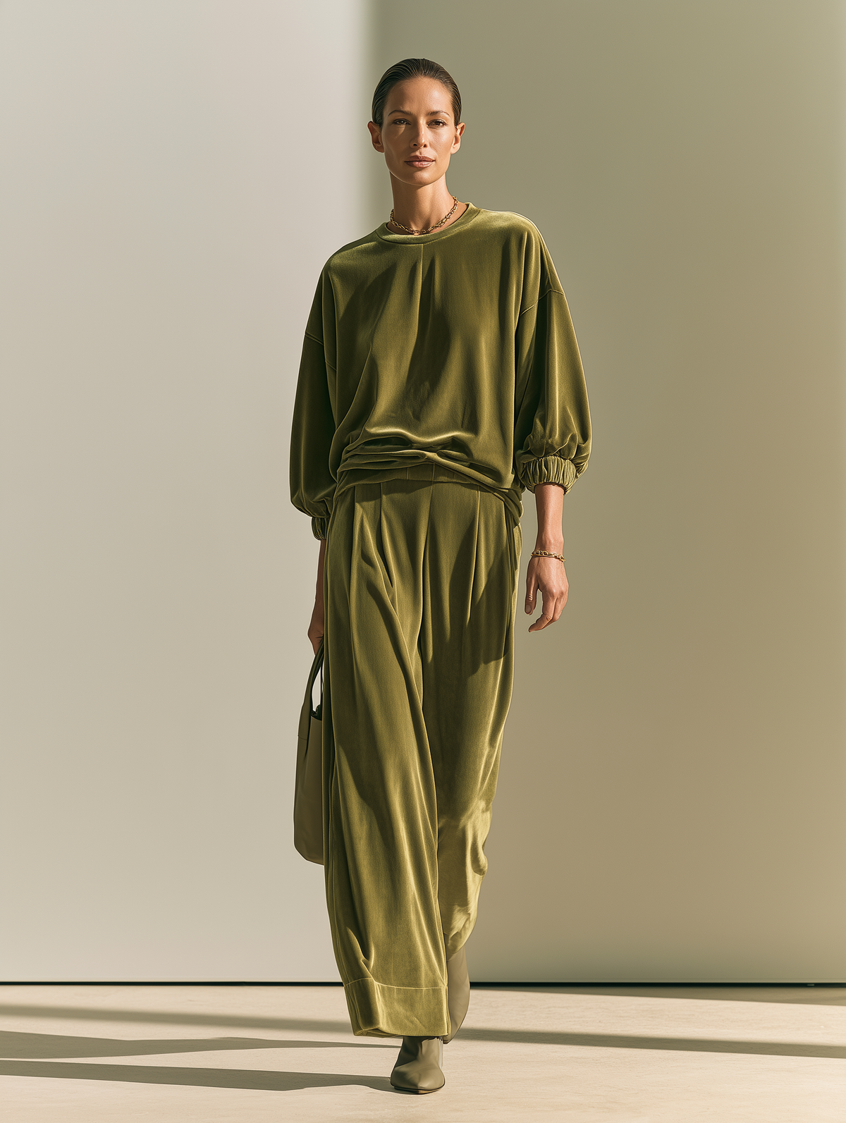 Women's Oversized Velvet Two-Piece Set - Crewneck Top & Wide-Leg Pants