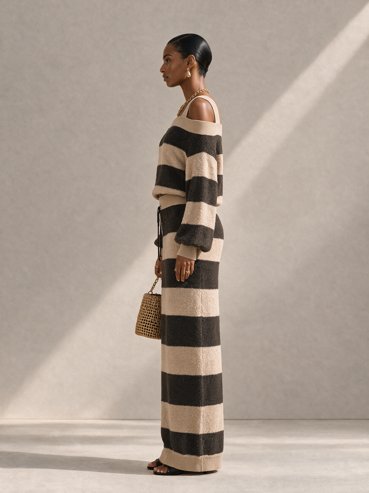Women's Contrast Stripe Casual Knit Off-Shoulder Top And Skirt Set